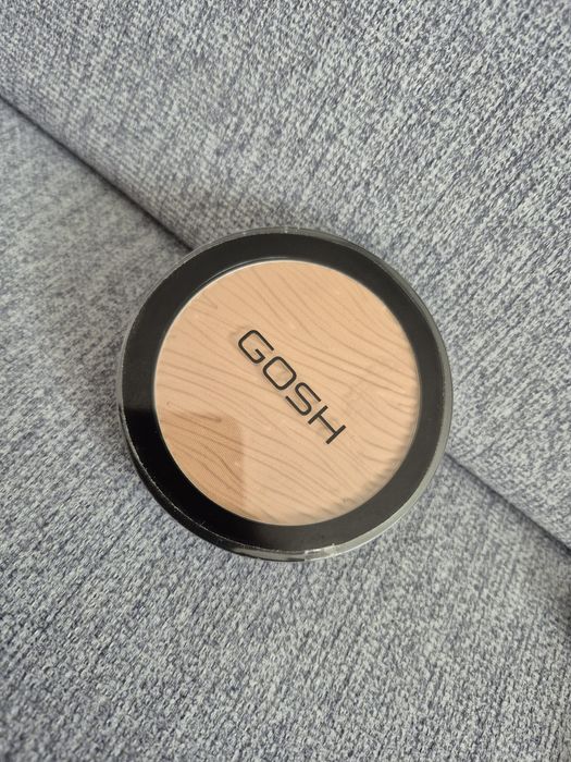 Nowy puder kryjący GOSH zafoliowany