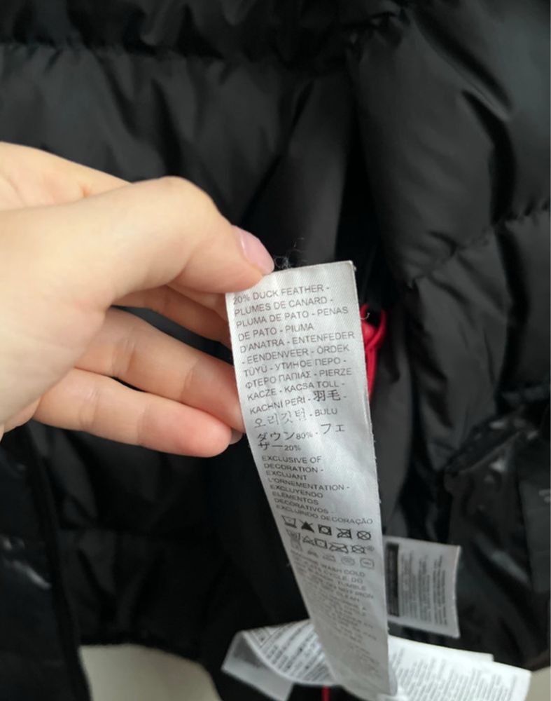 Cienka, puchowa kurtka Levis XS