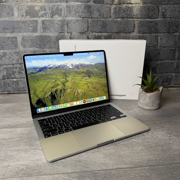 Ноутбук Apple MacBook Air 13 2022 Silver (M2|16Gb|256Gb SSD|8 GPU)