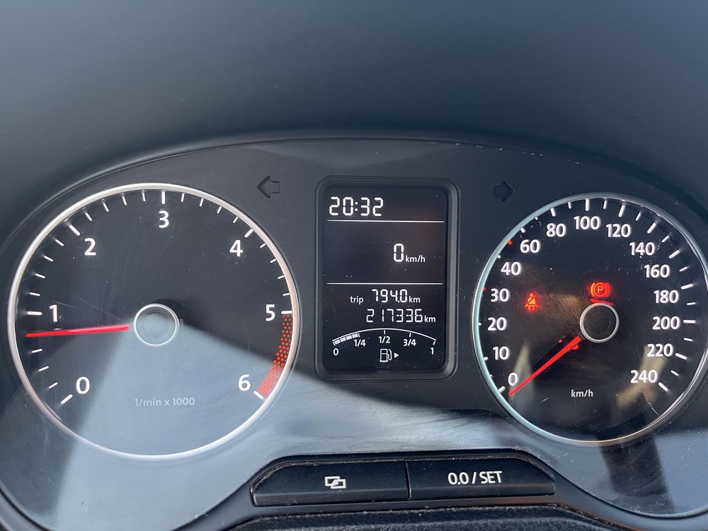 Volkswagen Polo 1.2 TDI 2012 - económico e impecável