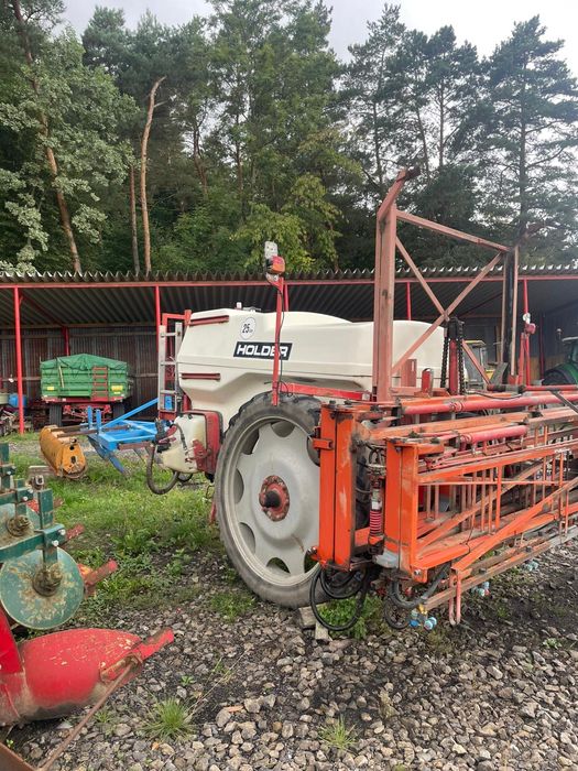 Opryskiwacz polowy ciągany na kołach HOLDER 21M 2700l