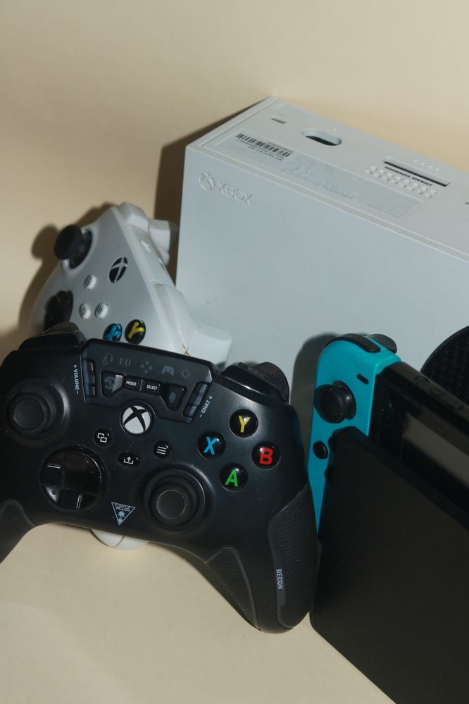 XBOX series S e Nitendo Switch com jogos
