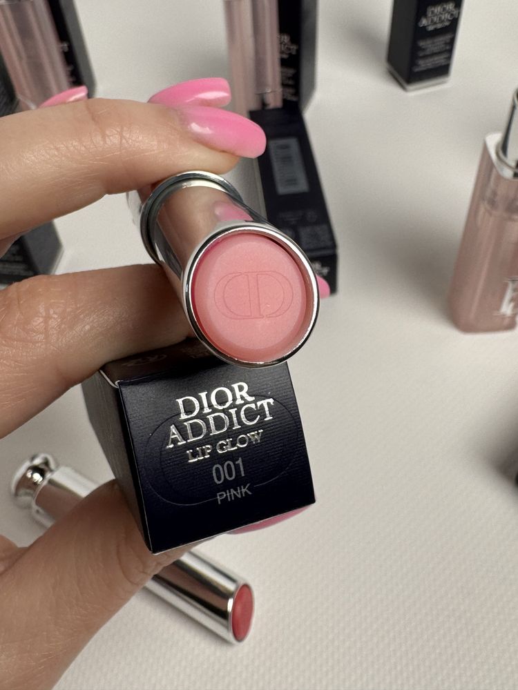 Бальзам для губ Dior оновлена версія