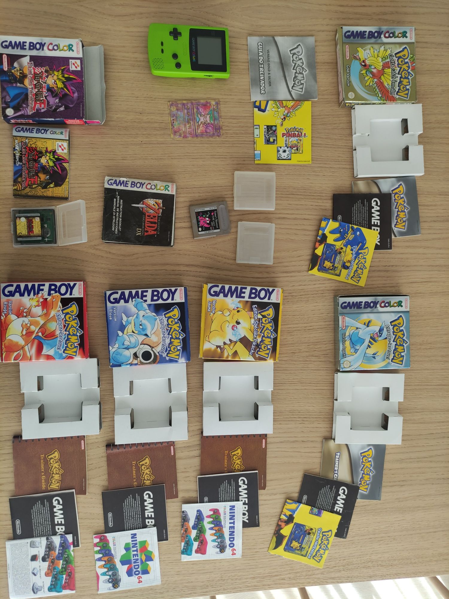 Caixas de jogos, jogos e consola Game Boy Color