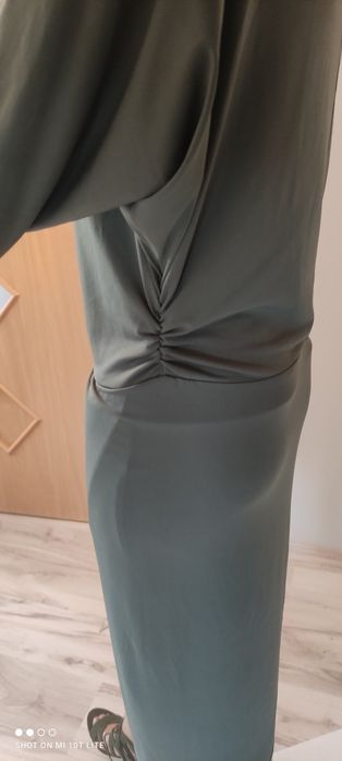 Sukienka khaki asymetryczna