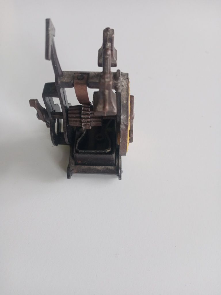 Sprzedam zabytkowy miniaturowy zegar temperówkę
