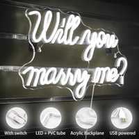 Neonowy napis” Will you marry my?”