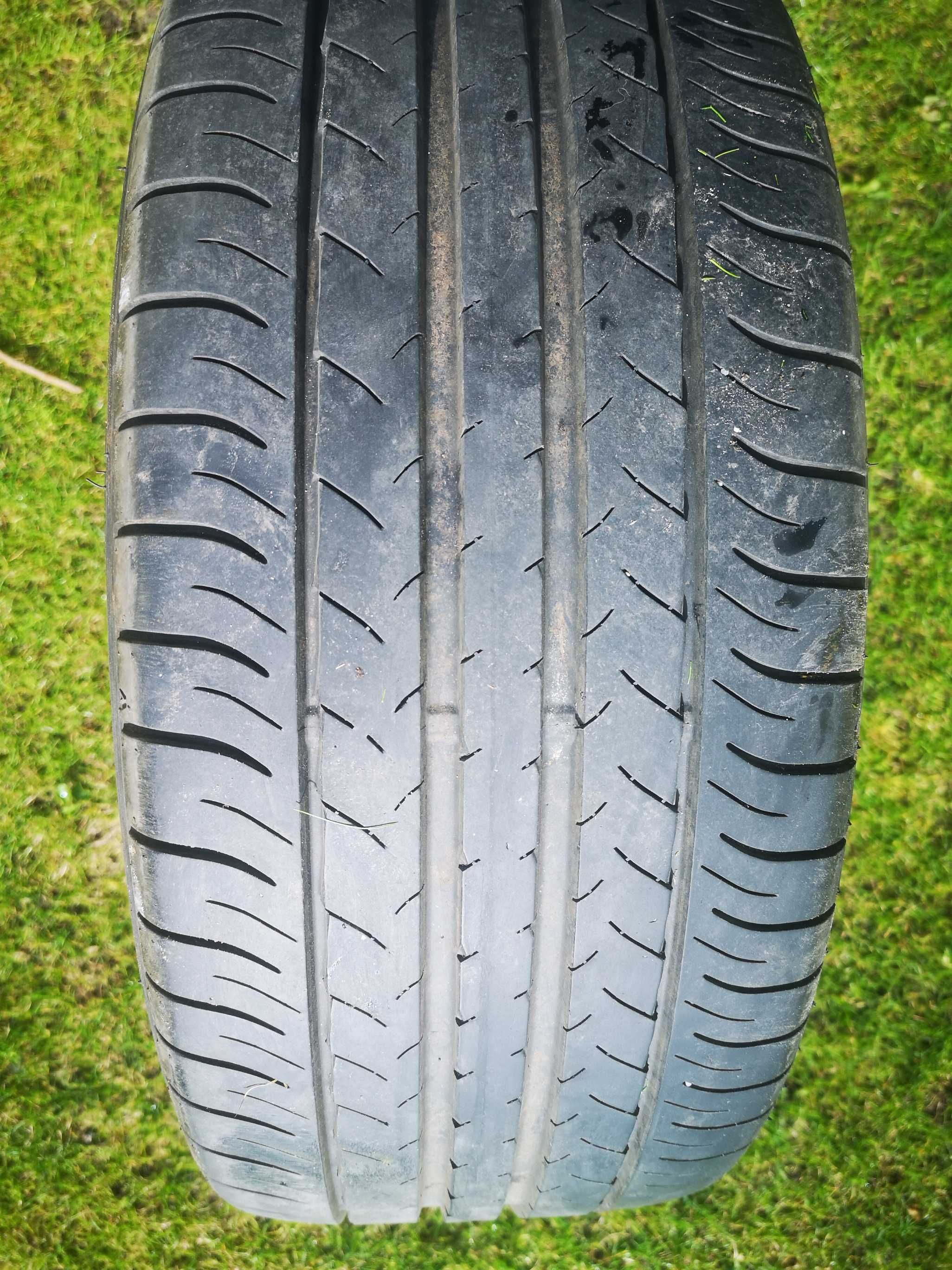 18" felgi alu  z  Dunlop SP SPORT 235/45/R18 94Y i śruby zabezp.