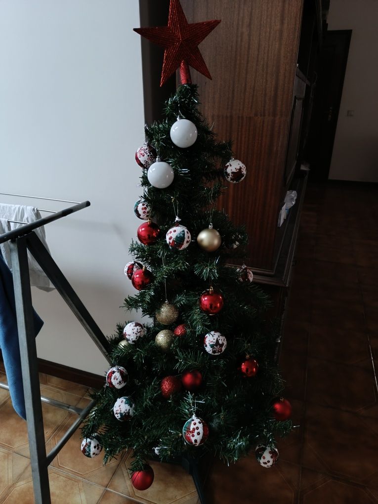 Arvore de Natal 145cm 150cm com enfeites