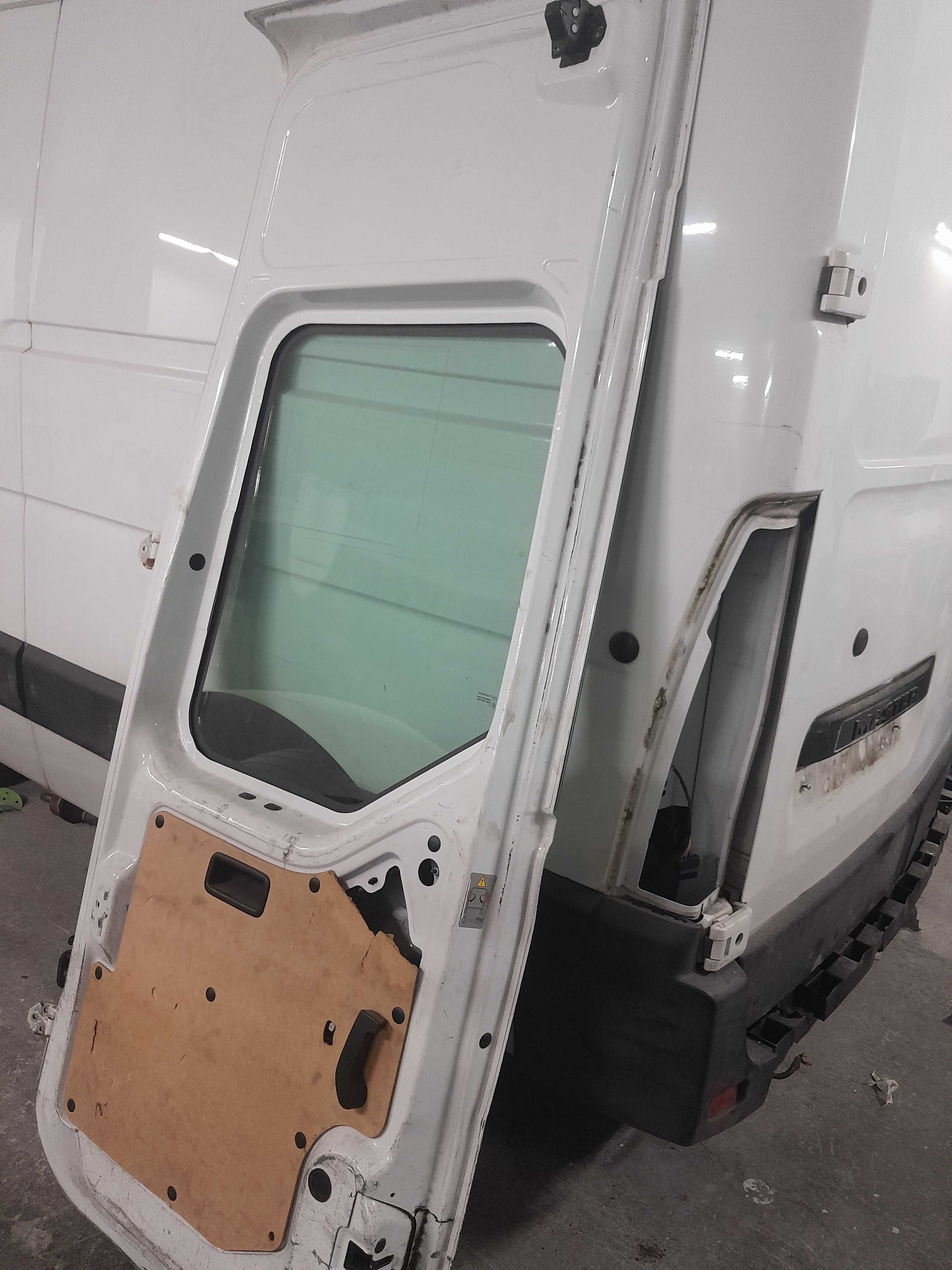 Portas de traz com vidros para Renault master