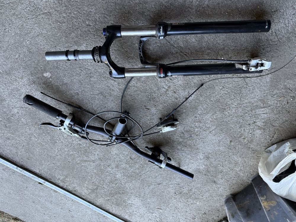 Używany amortyzator RockShox XC30 TK 29” + kokpit Shimano – KOMPLET