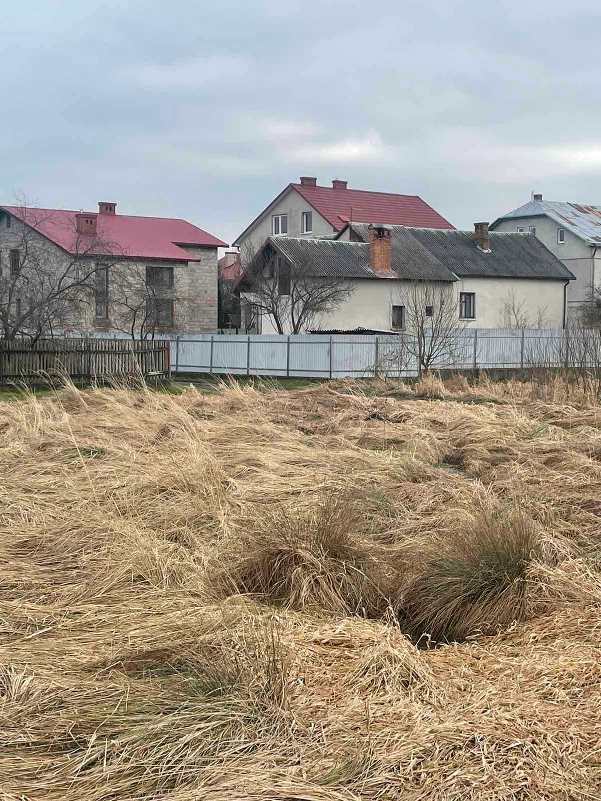 земельна ділянка 28 сот. м. Жовква