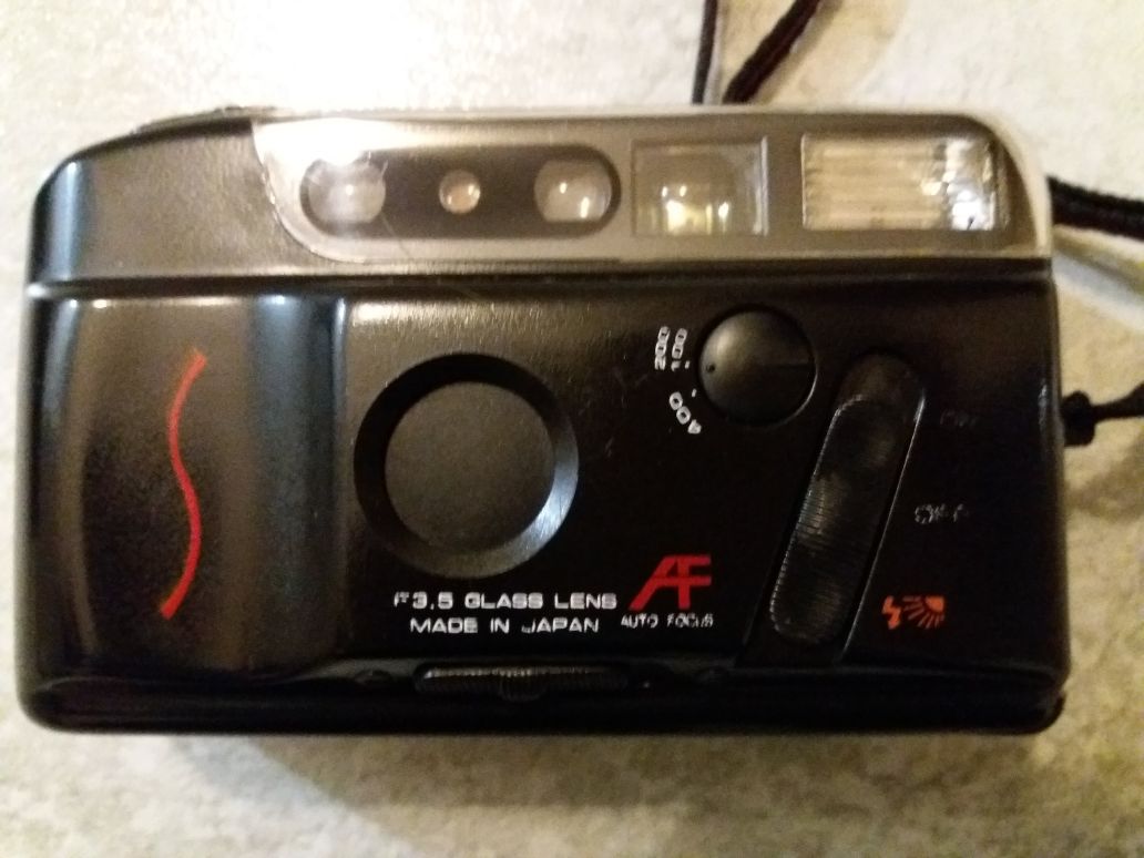 Aparat fotograficzny analogowy stary aparat