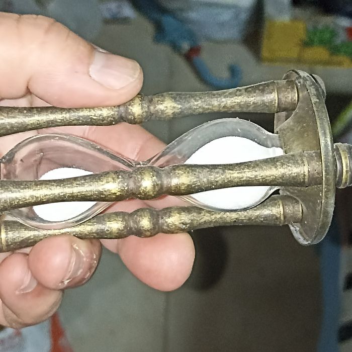 Relógio do Tempo em metal e vidro