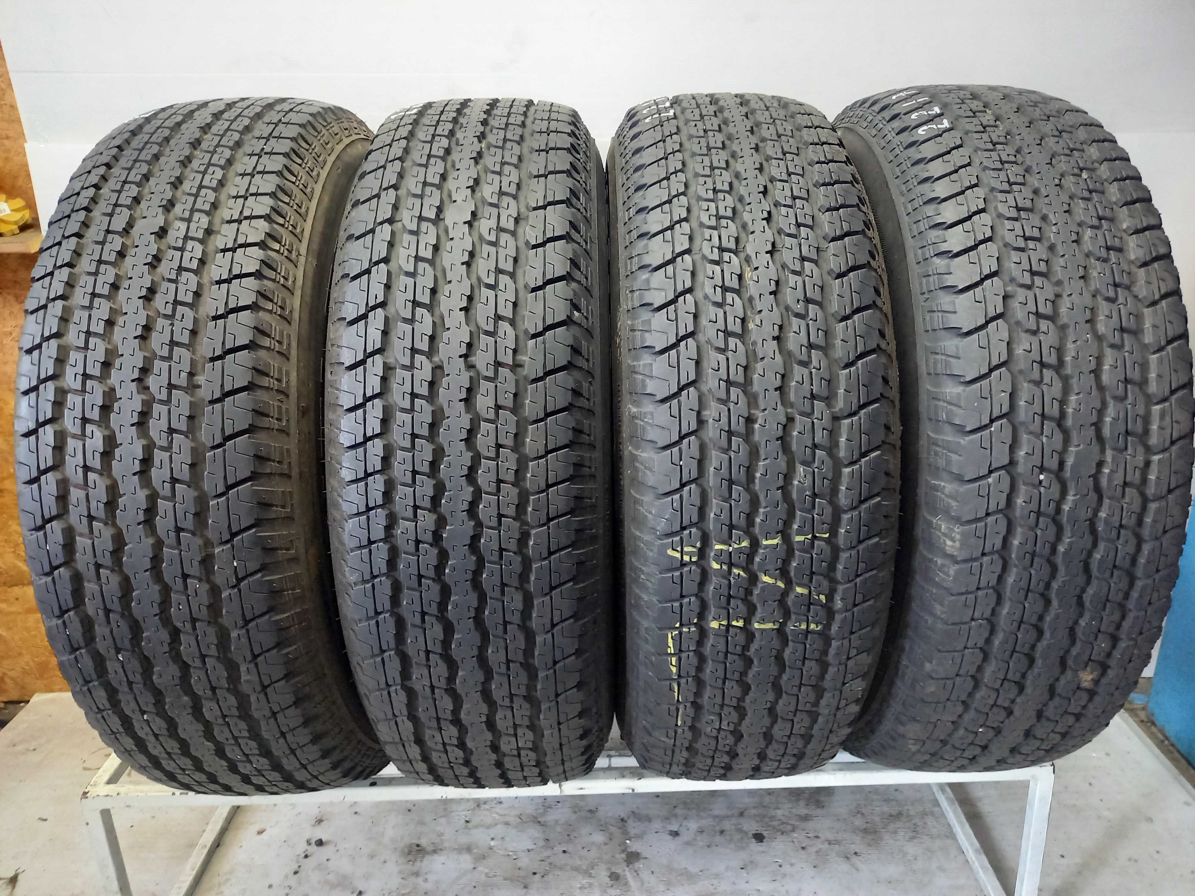 255/70/18 Bridgestone Dueler H/T 840