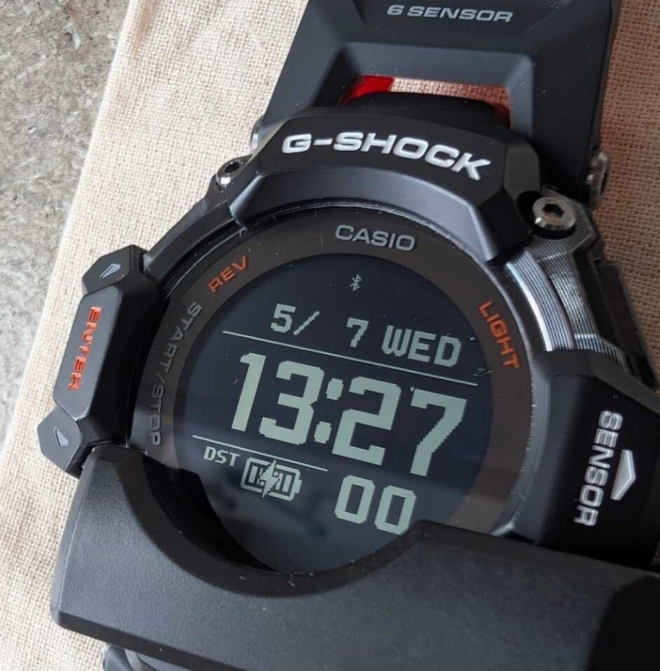 Casio G-Shock GBD H2000 1AER G-SQUAD Solar 6 Sensor