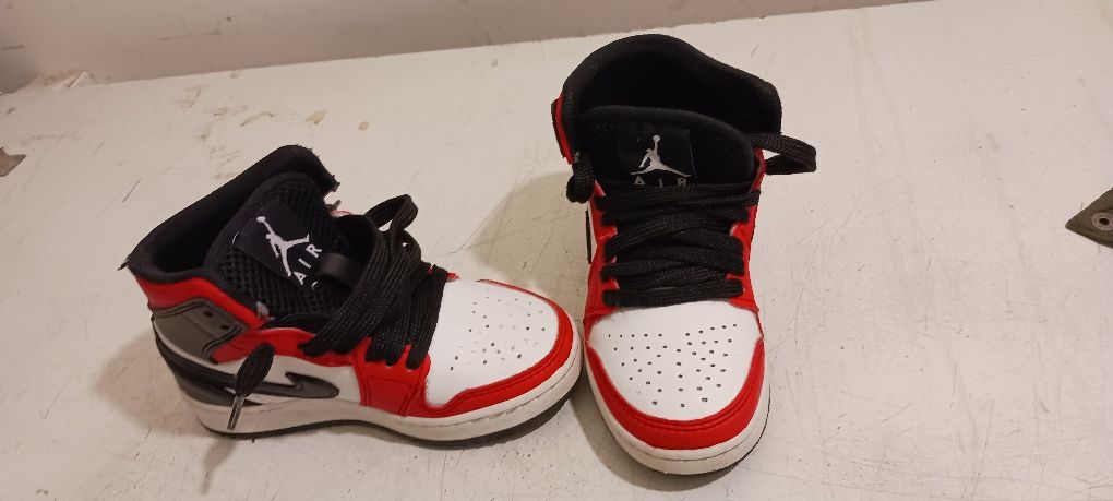 Sapatilhas air jordan.novas