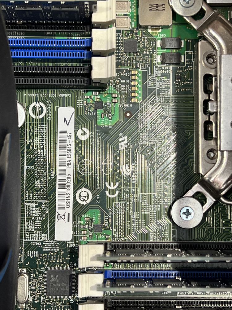 Материнська плата (серверна) + 2 intel xeon x5670 все робоче