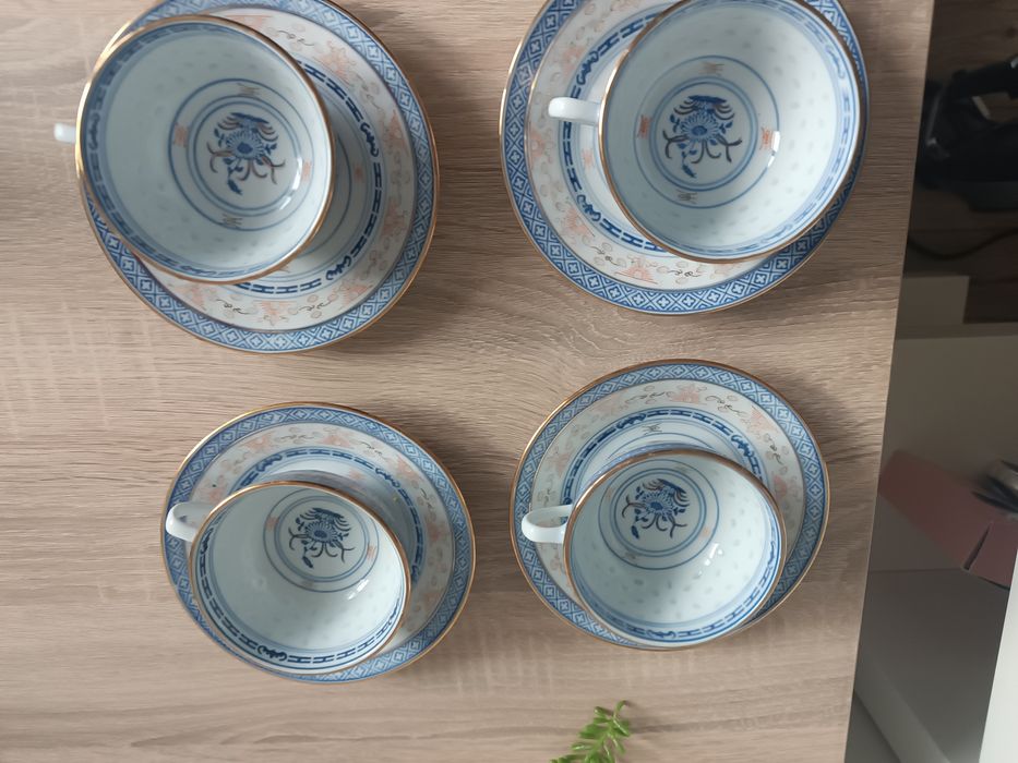 Filiżanki z porcelany