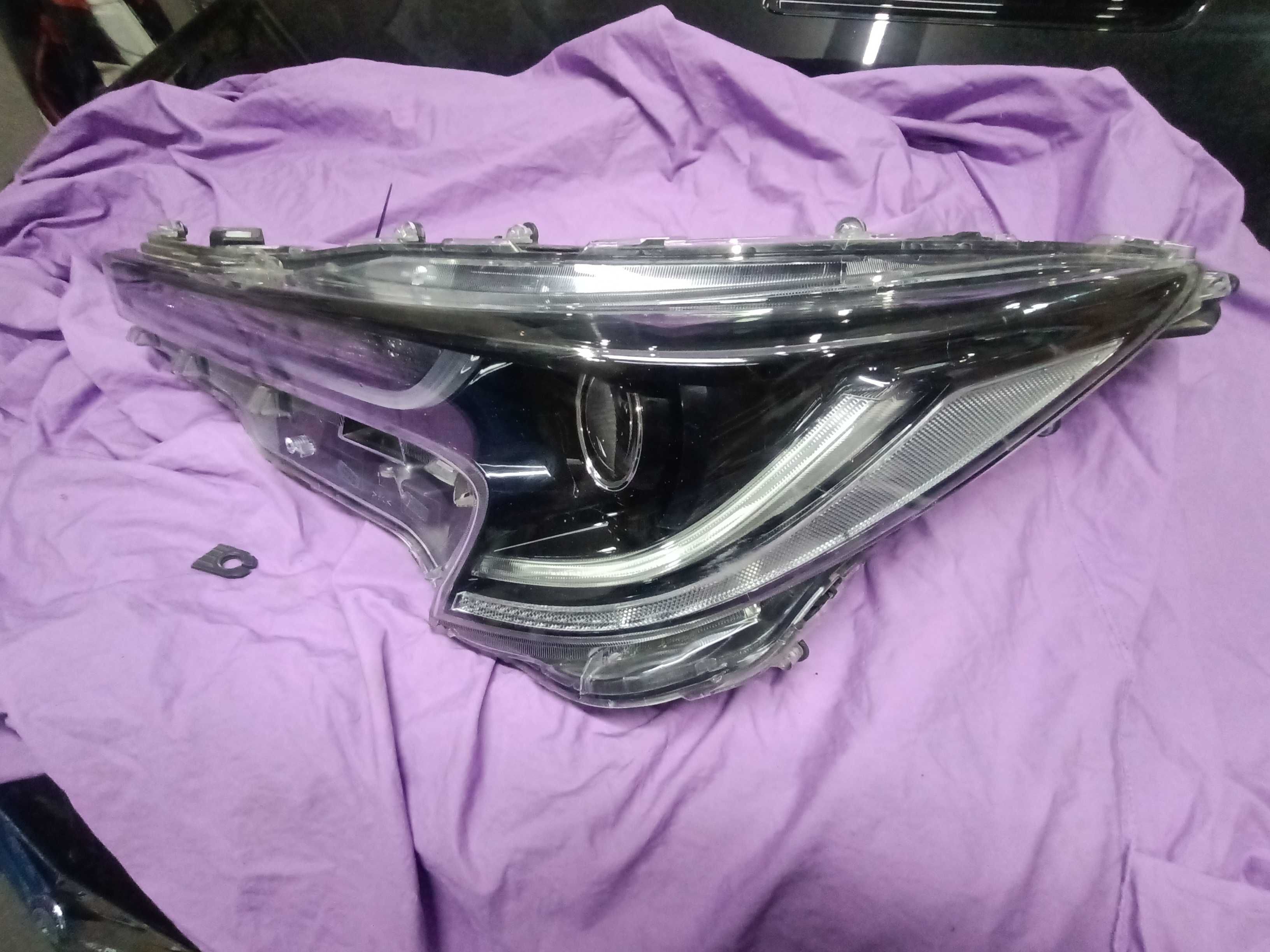 Toyota Corolla E210 E21 Reflektor przód Lampa przednia lewa prawa LED