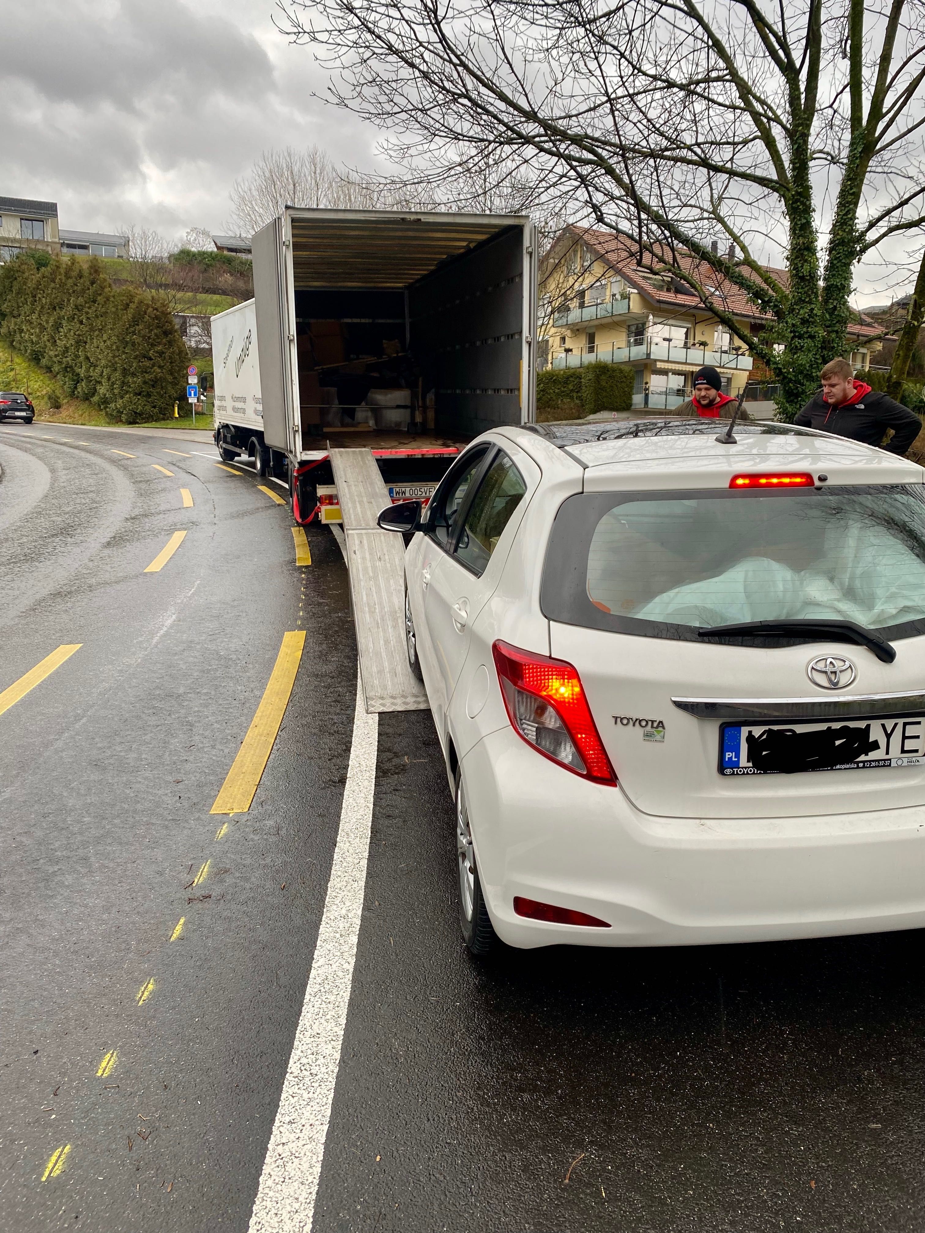 Przeprowadzki zagraniczne i krajowe, montaż mebli, transport