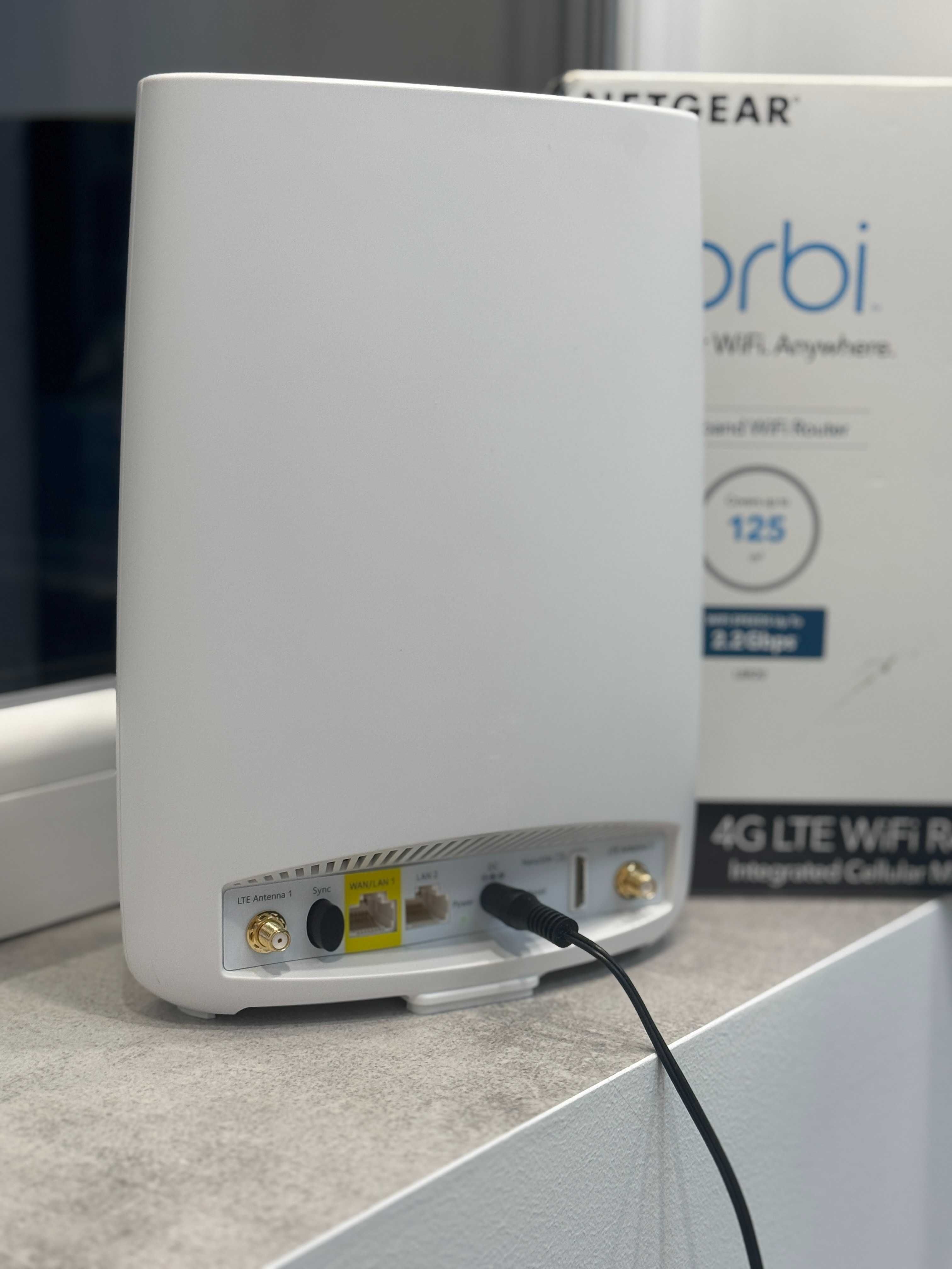 Netgear Orbi LBR20 LTE ( 1,2 Гбіт/с) найшвидший 4G Модем + WiFi роутер