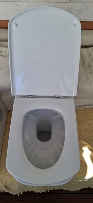 Vendo sanita suspensa Roca Gap
nunca utilizado, sem ferragens. Está co