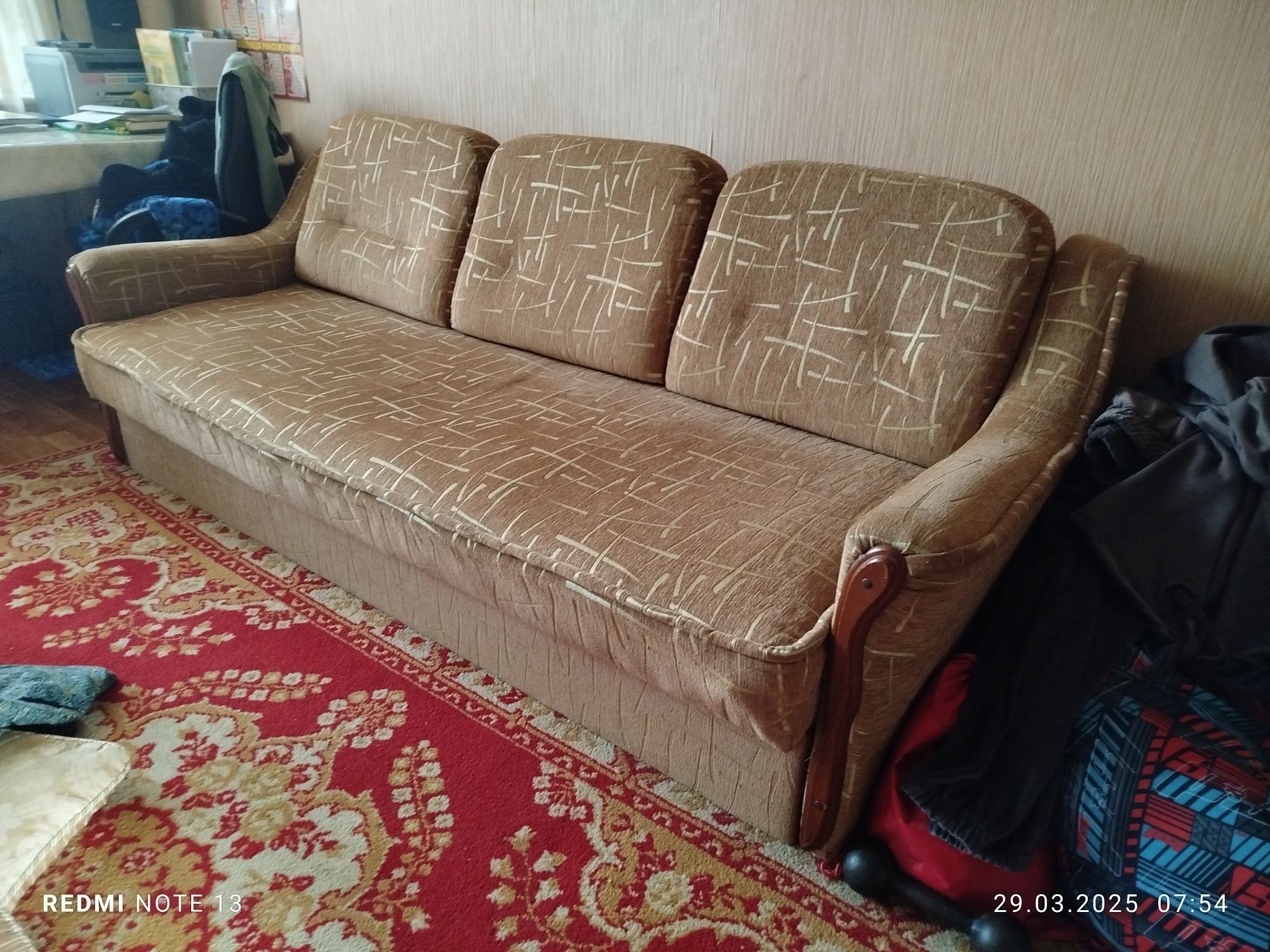 Раскладной диван и два кресла