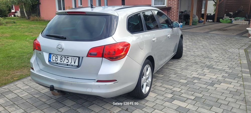 OPEL ASTRA J 1,6 16V GAZ AUTOMAT KOMBI bogate wyposażenie