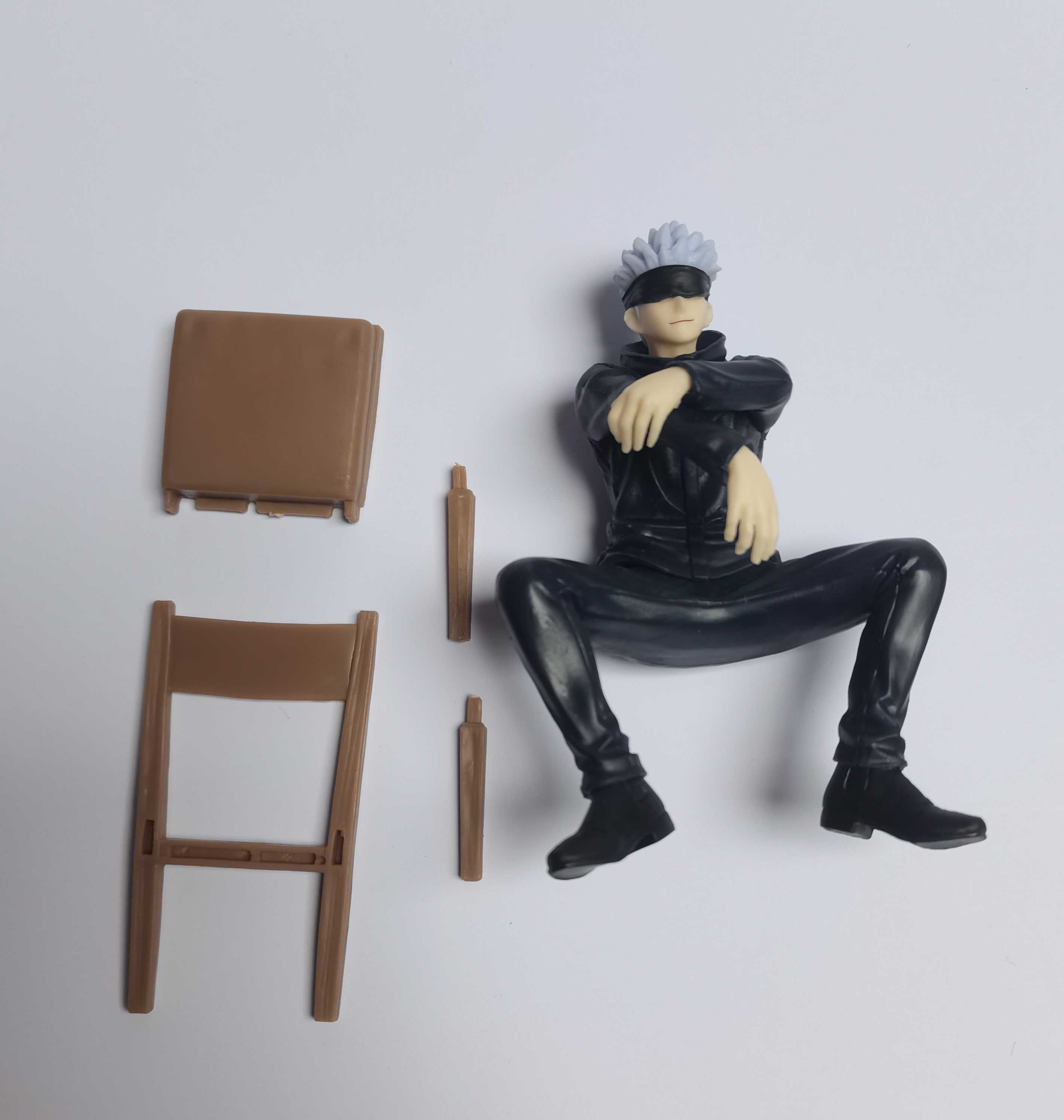 Satoru Gojo siedzący na krześle (Jujutsu Kaisen) - figurka + pudełko