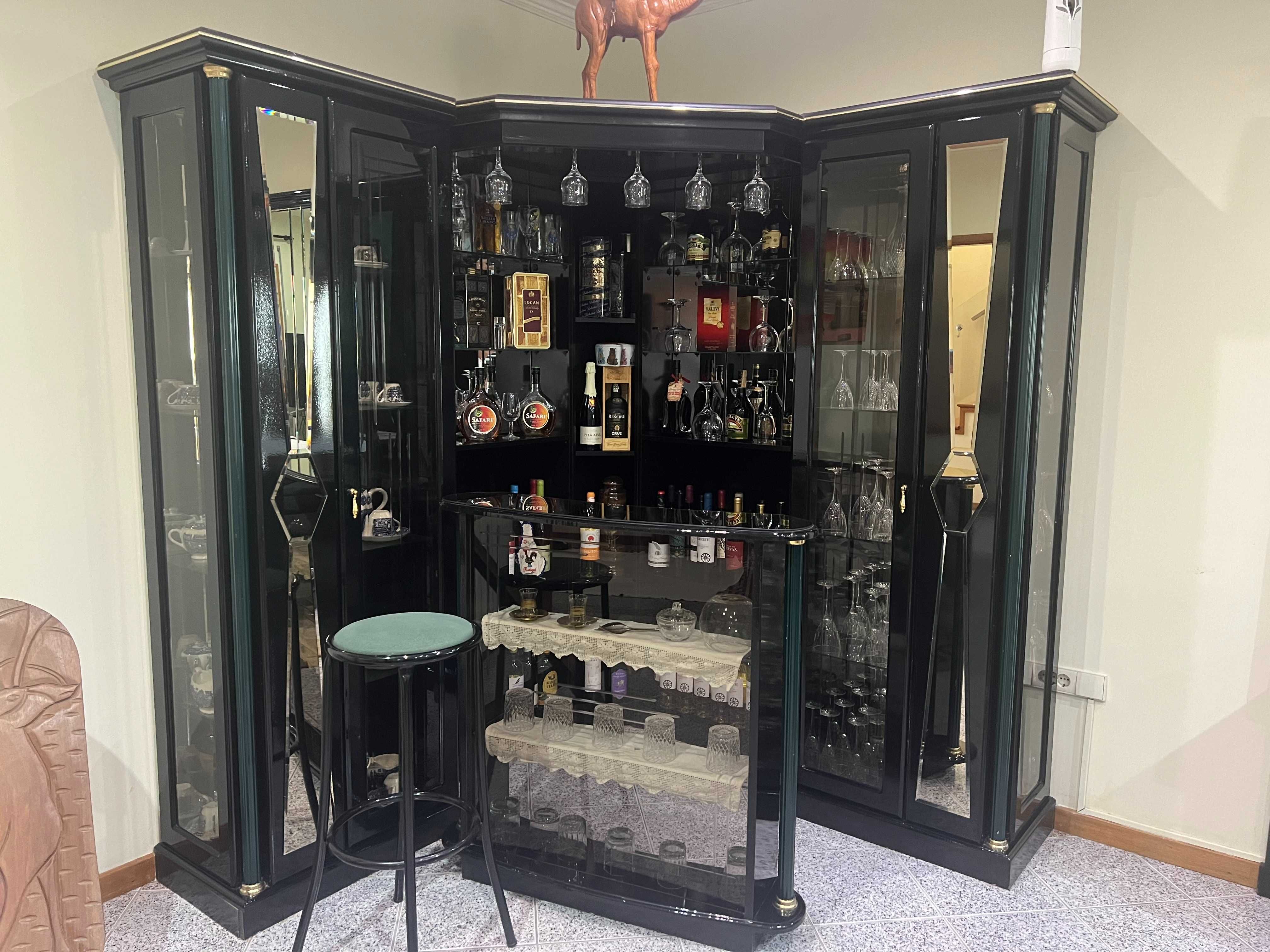 Mobília de sala com bar