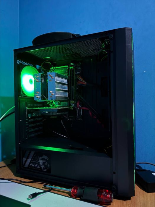 Комплект / Intel Xeon 2689 / ОЗУ 16 / Материнская плата и башня