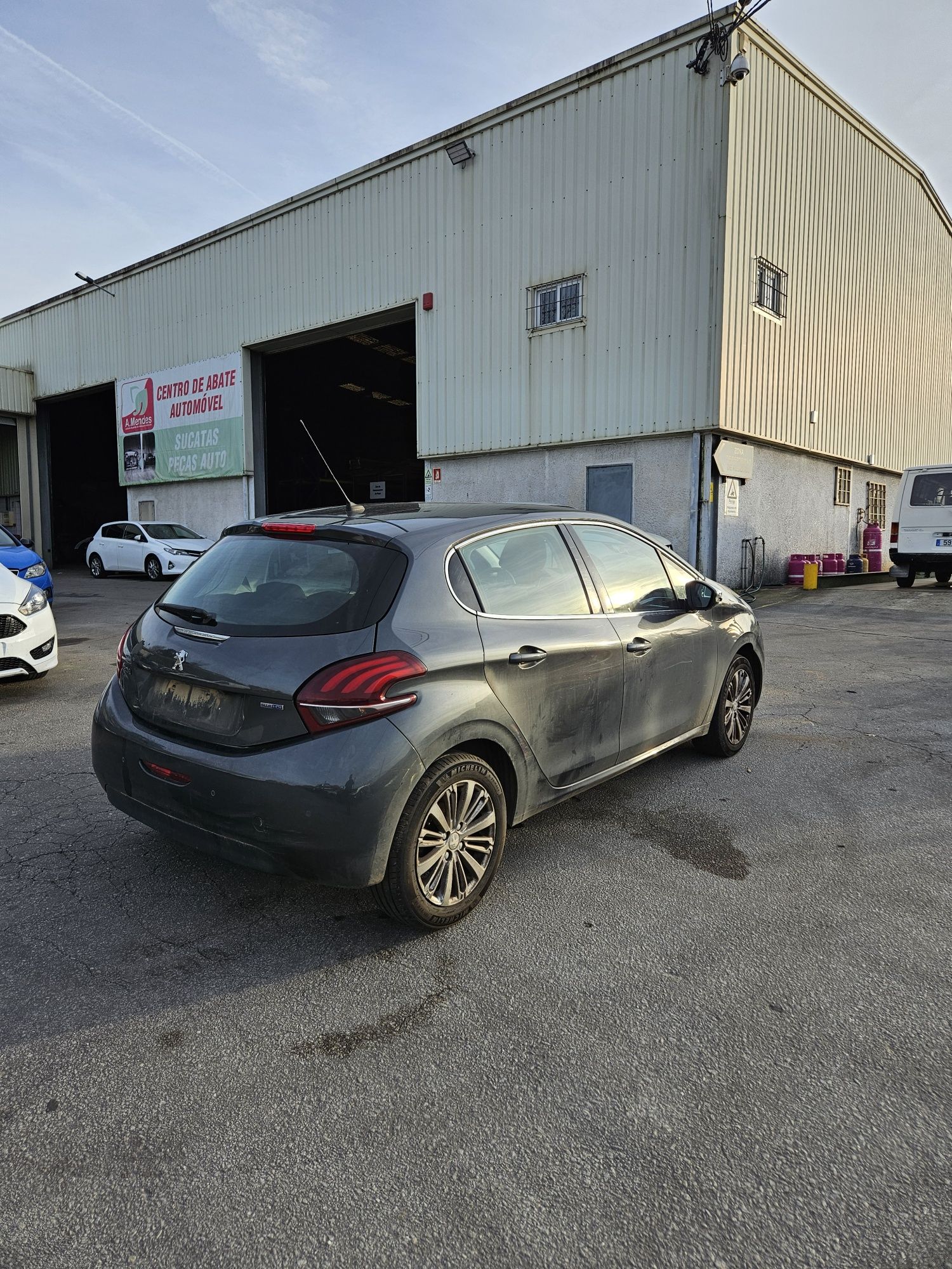 Peugeot 208 1.6 BlueHDi de 2017 para peças