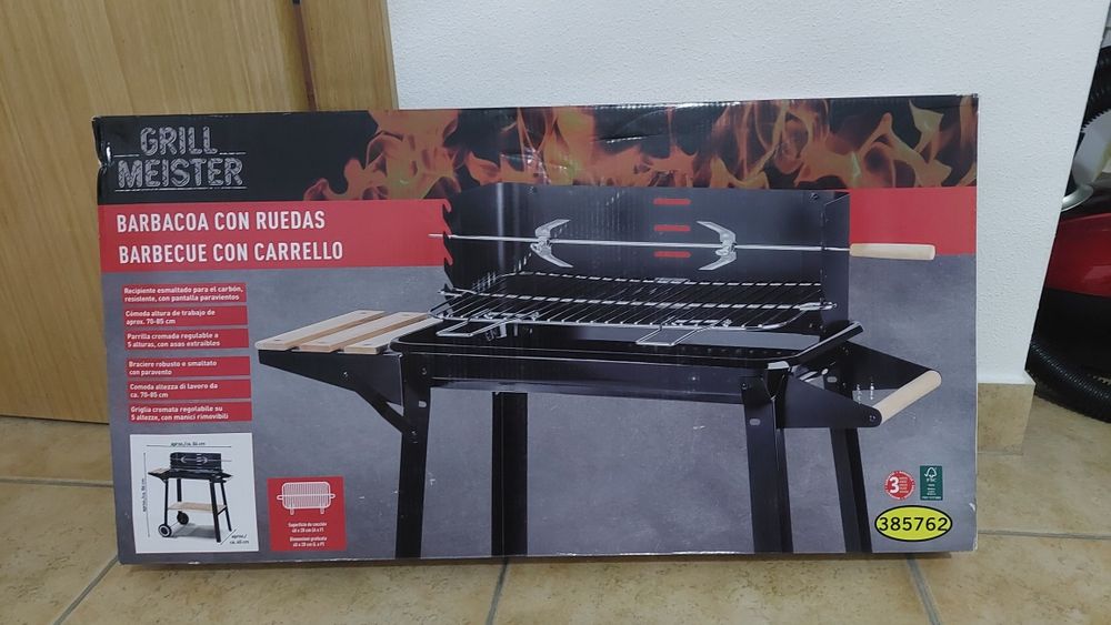 Grelhador Barbecue com rodas