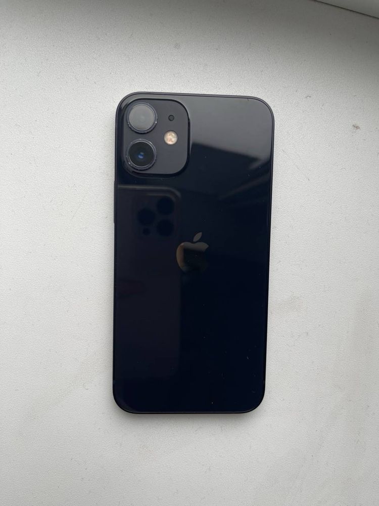 Iphone 12 mini чорного кольору 64ГБ