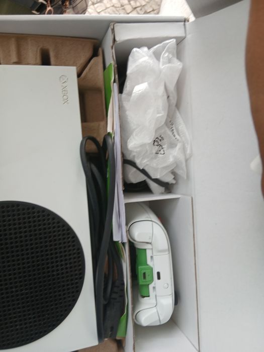Estou a vender xbox serie s