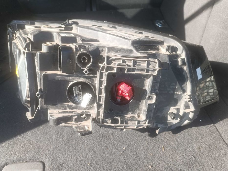 Audi Q5 lampa reflektor uszkodzone