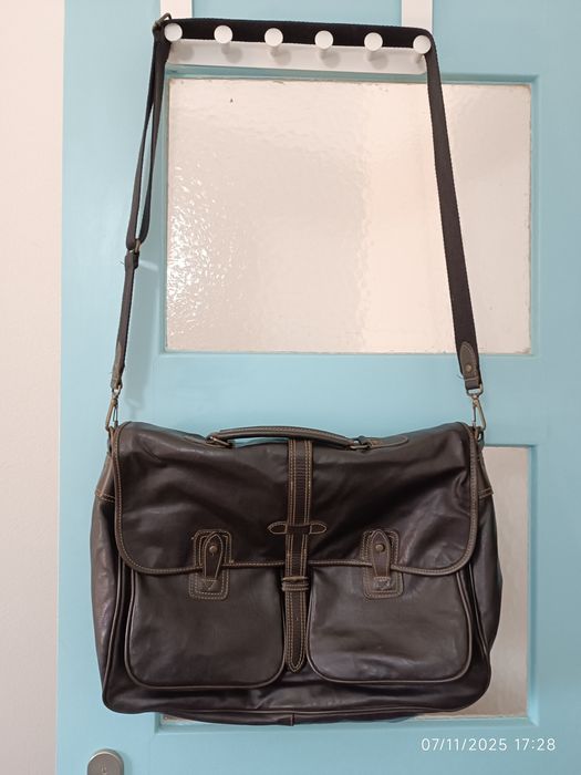 Mala em pele castanha