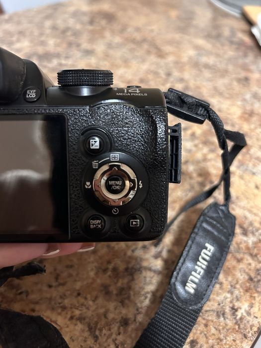 Фотоапарат Fujifilm FinePix S4200