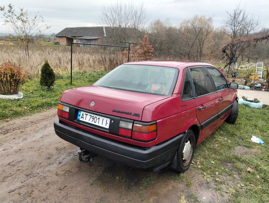 Продам Пассат б3 1.8 газ/бензин на ходу