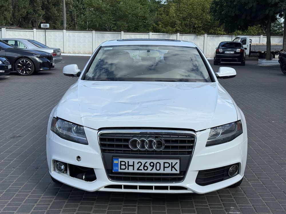 Audi A4 2009 атомобиль после прилета