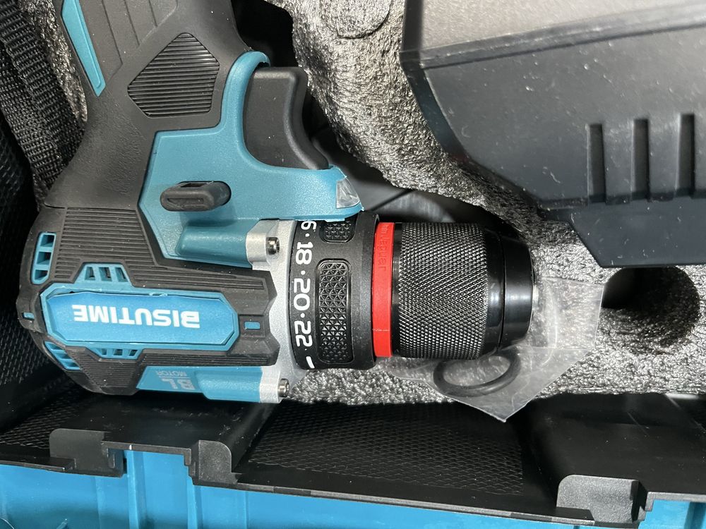 Maquina de impacto e aparatusafora com cabeça em aço