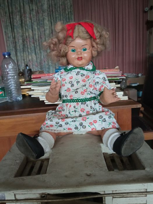 Bonecas antigas em bom estado