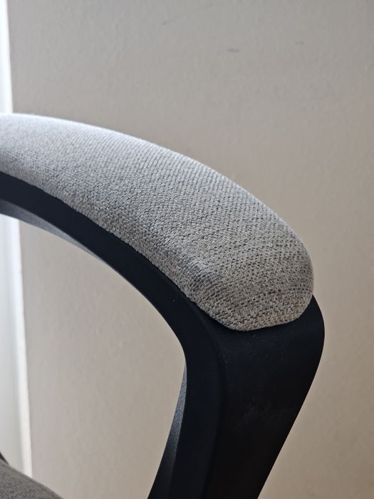 Duas cadeiras de escritório