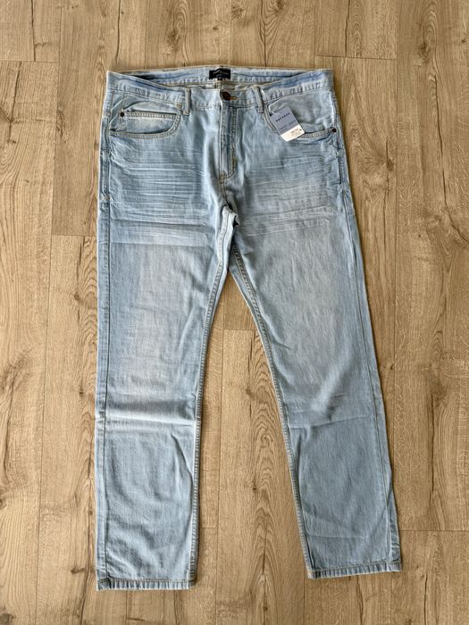 Nowe Jeansy męskie 56