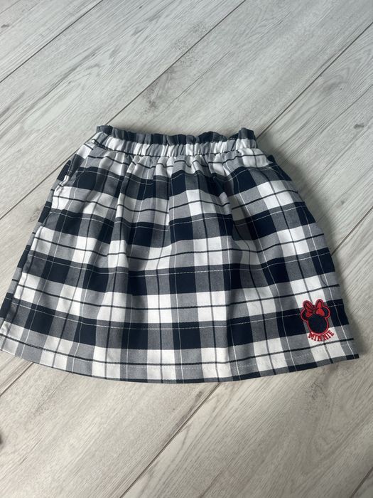 Spodniczka spodnica rozmiar nowa 122/128 Disney czarna elegsncka