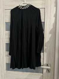 Czarna sukienka z ozdobnym kolnierzem r. 34 h&m