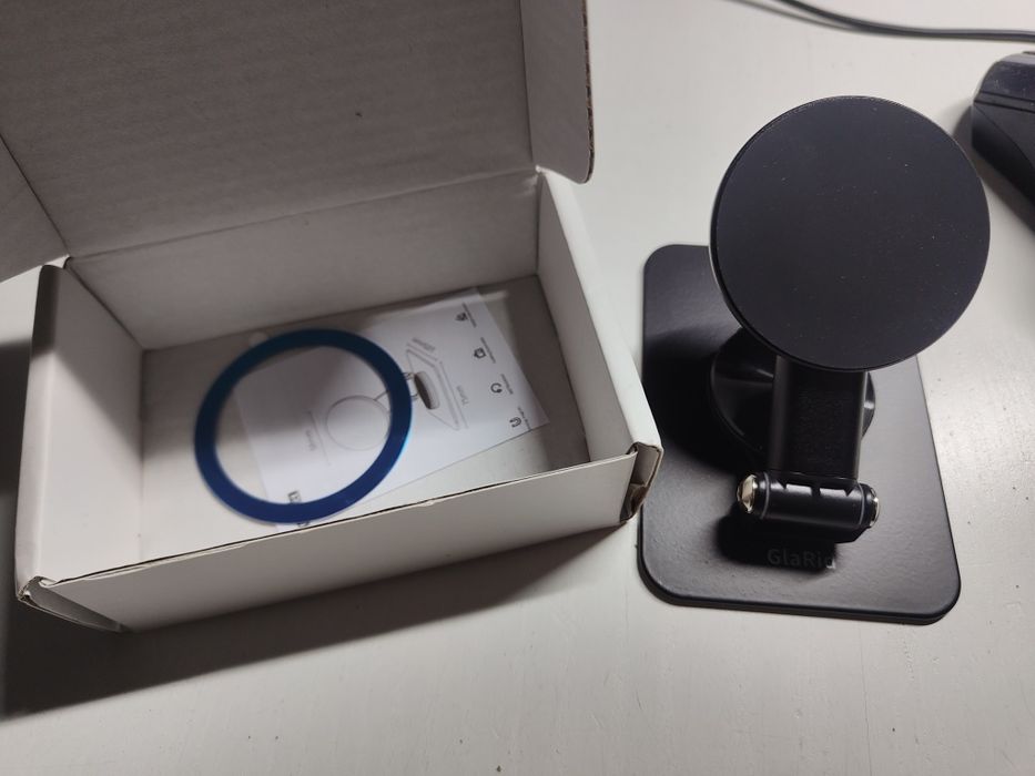 Magnetyczny stojak na telefon komórkowy GlaRid B640