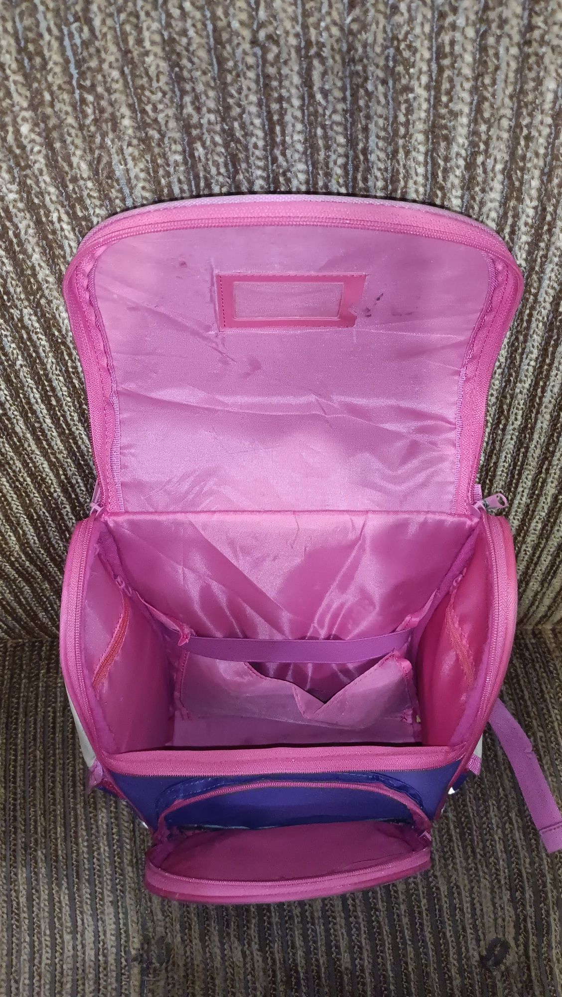Продам портфель з ортопедичною спинкою для учнів початкової школи