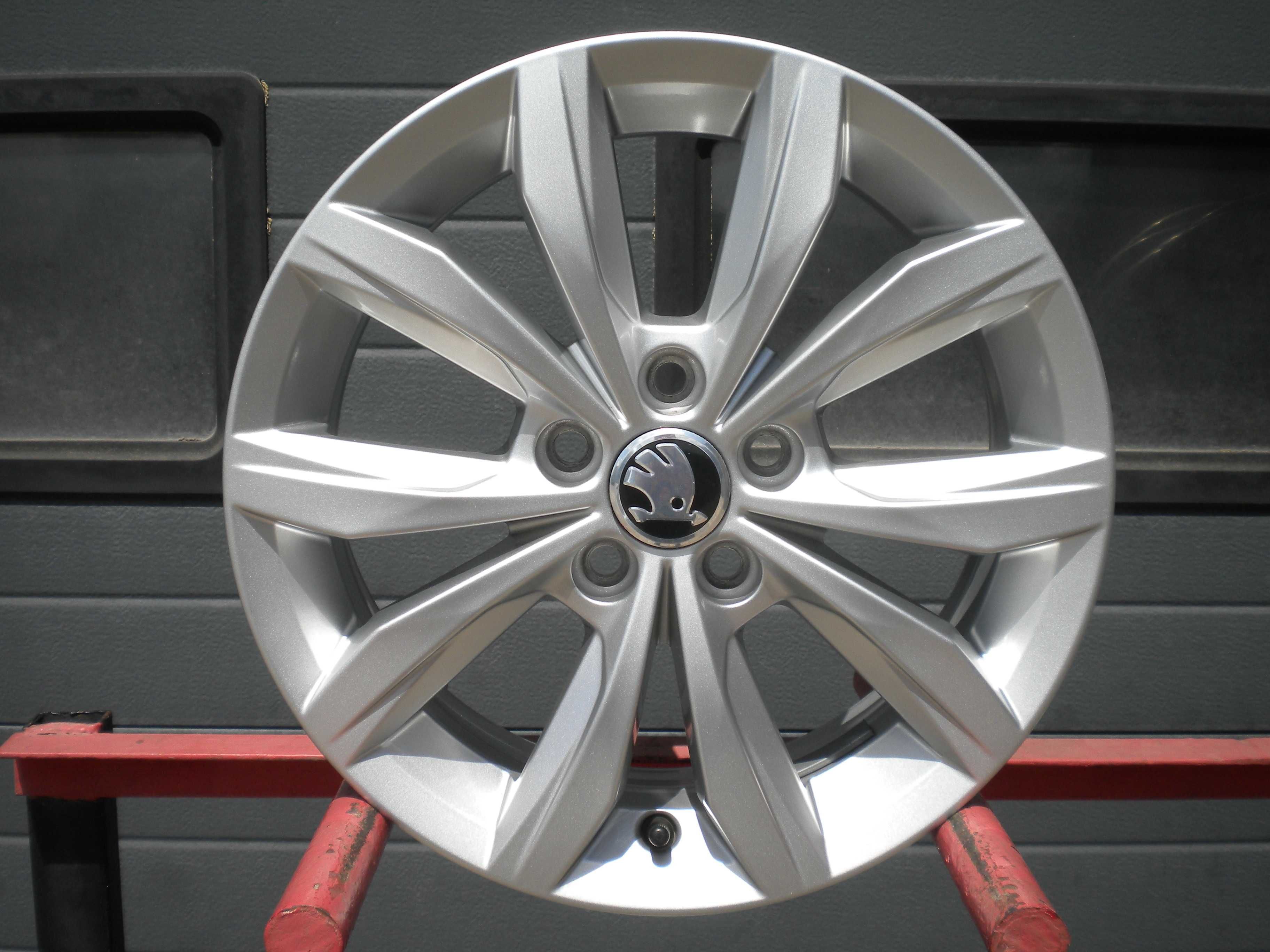 Felgi aluminiowe 15 5x100 Oryg Vw Polo VI Skoda Fabia IV